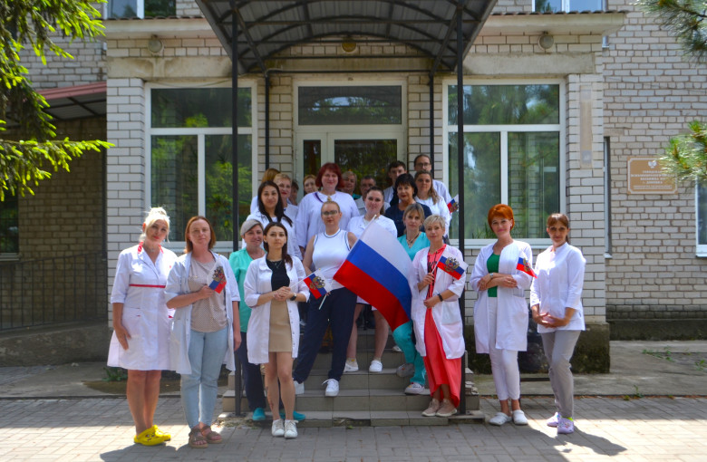 Главный врач Киреева Елена Николаевна и сотрудники Городской психоневрологической больницы №2 г. Донецка Главный врач Киреева Елена Николаевна и сотрудники Городской психоневрологической больницы №2 г. Донецка.